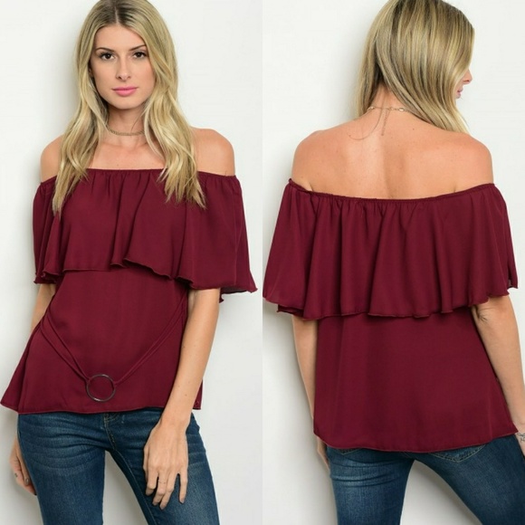 Tops - LAST1🔹️ Wine off the shoulder ruffle top